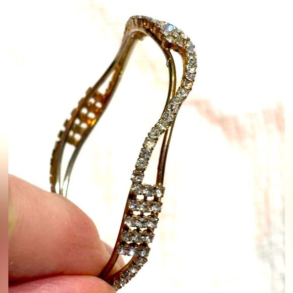 Pair of Gold Tone Bangle Bracelet Rhinestones Jeweled Shiny Sparkle Set of 2 - Picture 11 of 11